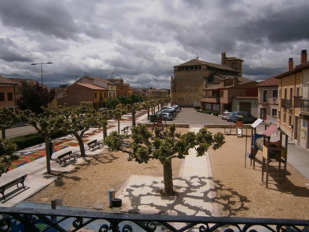מלון Frómista Apartamento Pension La Via Lactea מראה חיצוני תמונה